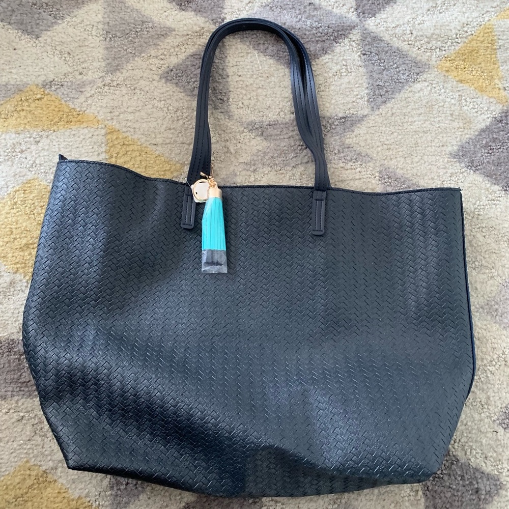 Large black tote bag NWT